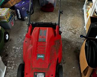 BLACK AND DECKER LAWN MOWER