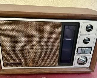 Magnavox Radio