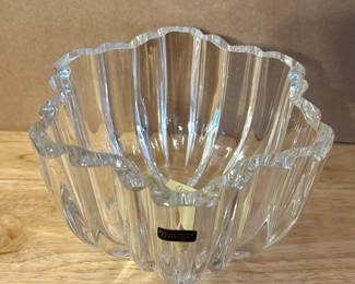 Olivia by Kosta Boda glass- Marked "58028 Ehrner"