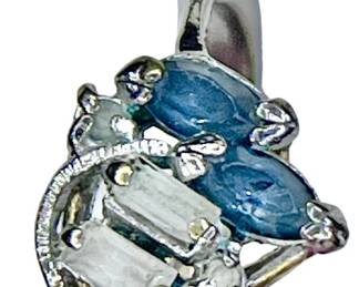 Beautiful 4K Ring with Blue Clear Stones