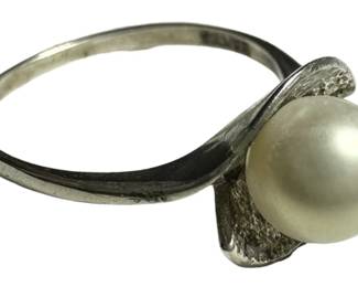 Sterling Silver Pearl Ring