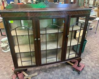 Nice Chippendale 3 Door Curio/Bookcase