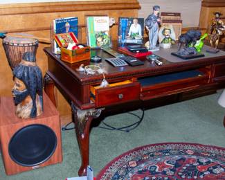 Beautiful wooden desk, various artistic displays