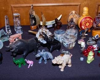 Various animal figurines 