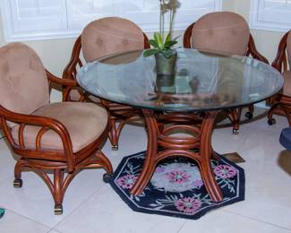 Round glass top dining table and chairs(x4)