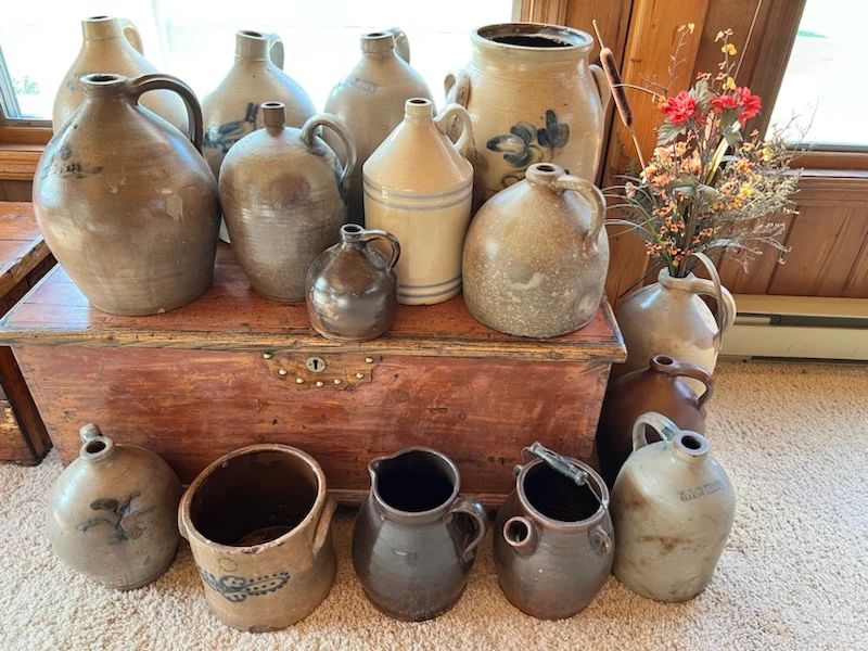 Stoneware, crocks and jugs.