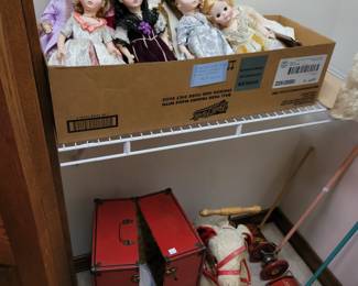 Dolls & doll accessories