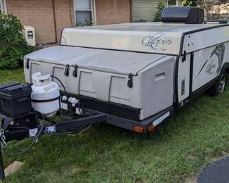 2017 COACHMAN CLIPPER: pop up camper, loaded, barely used