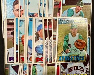 (64) 1967 Topps Baseball Cards