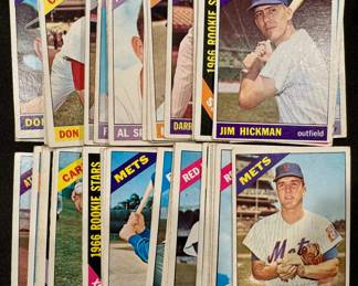 (65) 1966 Topps Baseball Cards