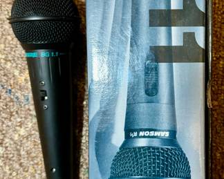 Shure & Samson R11 Microphones