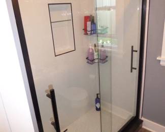 For prices & more info,&nbsp;copy & paste link below:&nbsp;

https://beforeudemo.com/sales-event/naperville-brick-cape-cod-style-home-demolition-sale/