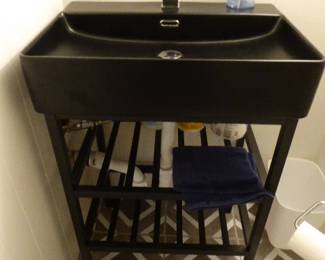 For prices & more info,&nbsp;copy & paste link below:&nbsp;

https://beforeudemo.com/sales-event/naperville-brick-cape-cod-style-home-demolition-sale/