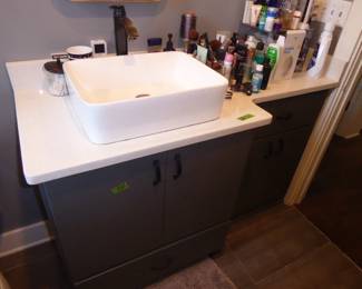 For prices & more info,&nbsp;copy & paste link below:&nbsp;

https://beforeudemo.com/sales-event/naperville-brick-cape-cod-style-home-demolition-sale/