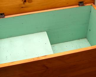 871c Pennsylvania Dutch Lift Top Detail