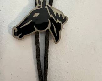 1horsebolo