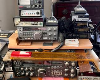 Vintage Electronics & CB Radio Equipment 