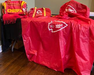 KC Kansas City Chiefs NFL Football Vintage Duffle Bags, Pancho, Scarf 