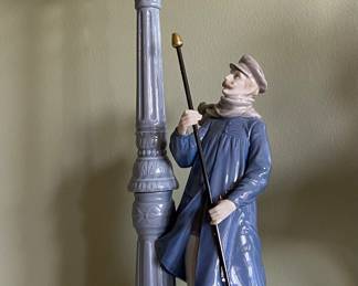 Lladro Lamplighter (missing thumbs) 