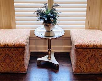 Mirror Glass Pedestal End Accent Table / Ottomans / Ottoman 