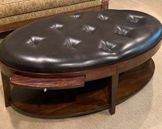 Oval Leather Top Ottoman Coffee Table w/ Pull Out
