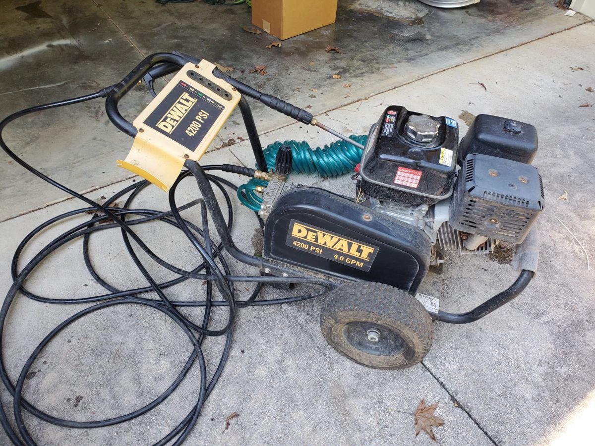 4200 psi pressure washer,  runs great