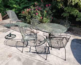 Metal patio set