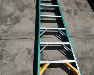 Aluminum ladder