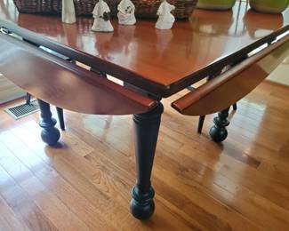 Fantastic Shabby finished solid wood table, all 4 sides drop down for great display