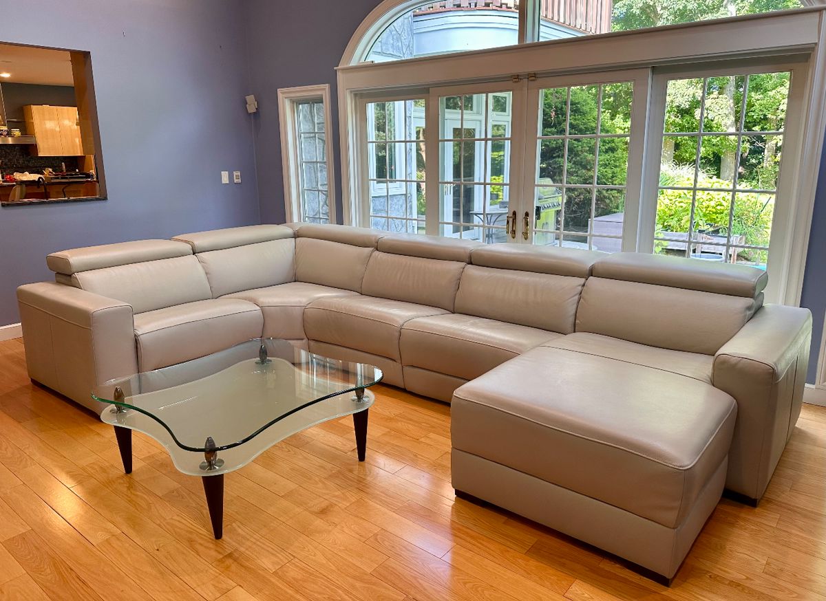 Nevio Reclining Leather Sectional Sofa