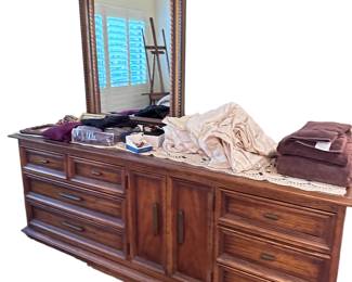 Drexel Heritage Drexel Ling Dresser with Mirror
$450.00