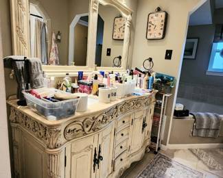 Lots of name-brand health and beauty products. 