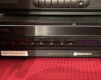 PIONEER LASER DISC PLAYER. WORKS GREAT!