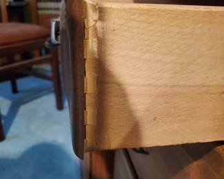 With dovetail construction