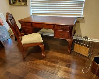 Desk and cahir