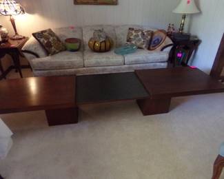Mid Century coffee table that extends.