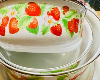 Kobe Kitchen strawberry enamel bowls