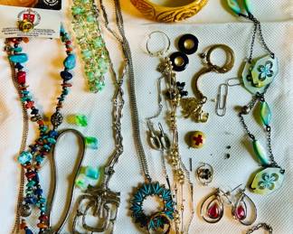 Costume jewelry featuring vintage & contemporary necklaces, bracelets, rings, earrings, pendants, brooches & more