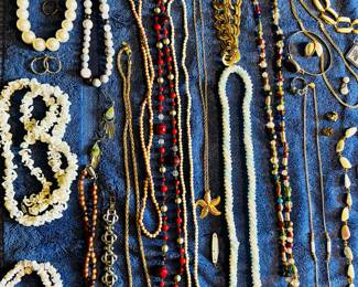 Costume jewelry featuring vintage & contemporary necklaces, bracelets, rings, earrings, pendants, brooches & more