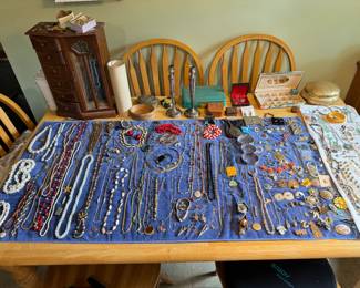 Costume jewelry featuring vintage & contemporary necklaces, bracelets, rings, earrings, pendants, brooches & more