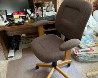Rolling office chair