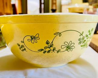 Vintage Pyrex Shenandoah nesting Cinderella mixing bowls