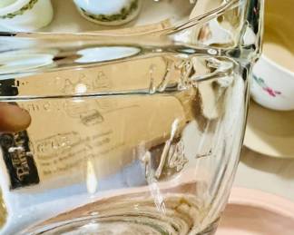 Pampered Chef glass measuring cup