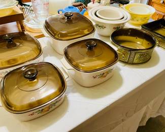 Large set of Corning Ware Abundance with Lids- no chips or cracks!