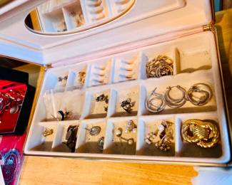 Costume jewelry featuring vintage & contemporary necklaces, bracelets, rings, earrings, pendants, brooches & more