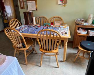 Costume jewelry featuring vintage & contemporary necklaces, bracelets, rings, earrings, pendants, brooches & more