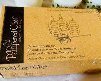 Pampered Chef decorator bottle set in original box