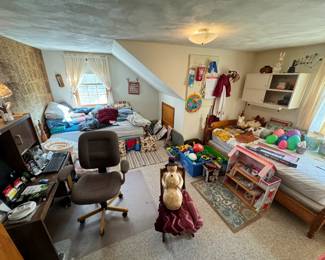 Estate sale in Pelham Massachusetts Saturday August 31