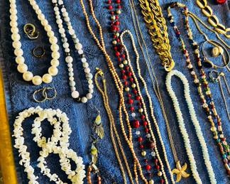 Costume jewelry featuring vintage & contemporary necklaces, bracelets, rings, earrings, pendants, brooches & more