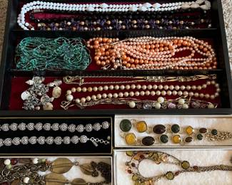 Nice selection of costume jewelry.